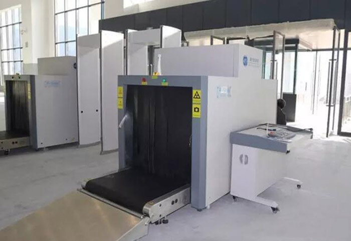 全國、省市政協(xié)委員體驗蘭渝鐵路、視察階州廣場