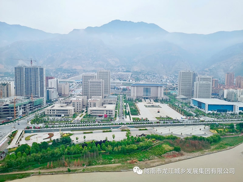 匠心傾注、喜封金頂——龍江?雙子座商住小區(qū)主體順利封頂