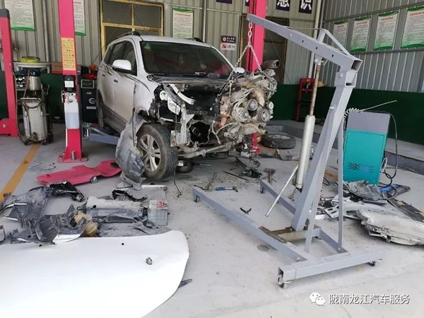 金錘鈑金，銀槍噴漆！龍江汽修值得信賴！