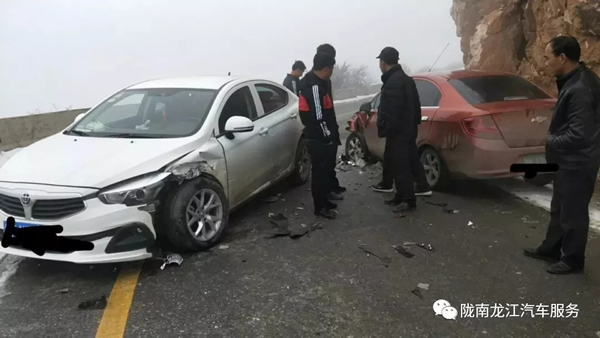 金錘鈑金，銀槍噴漆！龍江汽修值得信賴！