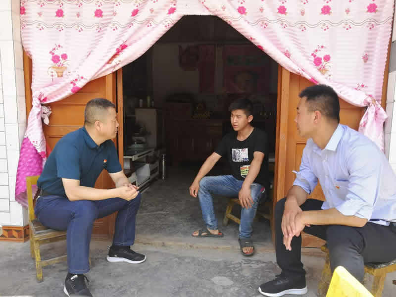 “感黨恩、憶黨史”，--市龍江城鄉(xiāng)發(fā)展集團(tuán)公司開展慶祝建黨99周年主題黨日活動(dòng)